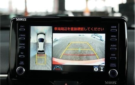 Toyota Yaris, 2022 год, 1 440 000 рублей, 9 фотография