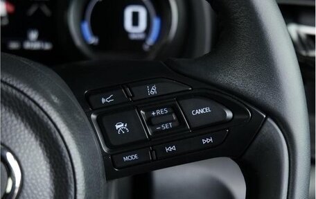 Toyota Yaris, 2022 год, 1 440 000 рублей, 14 фотография