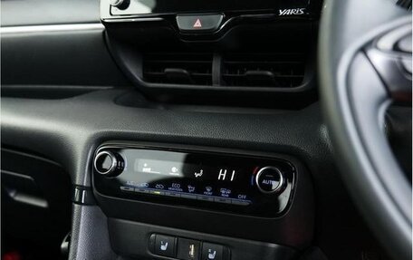 Toyota Yaris, 2022 год, 1 440 000 рублей, 20 фотография