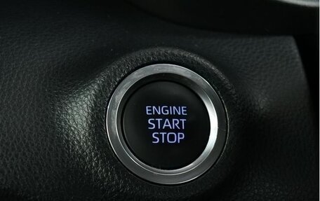 Toyota Yaris, 2022 год, 1 440 000 рублей, 23 фотография