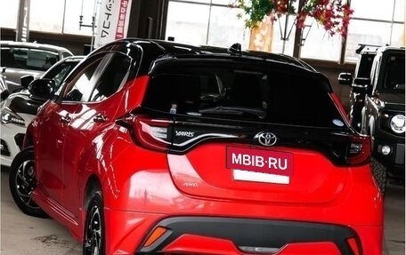 Toyota Yaris, 2022 год, 1 440 000 рублей, 32 фотография