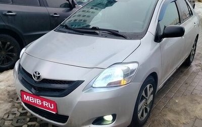 Toyota Yaris III рестайлинг, 2006 год, 300 000 рублей, 1 фотография