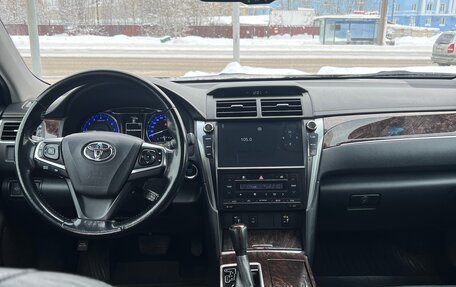 Toyota Camry, 2017 год, 1 950 000 рублей, 7 фотография