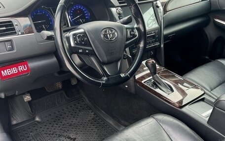 Toyota Camry, 2017 год, 1 950 000 рублей, 10 фотография