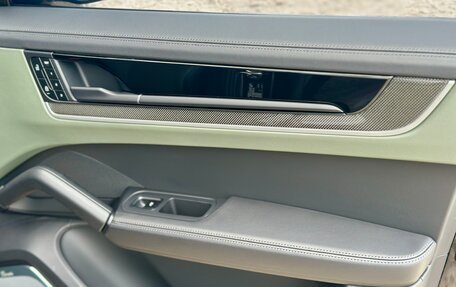 Porsche Cayenne III, 2024 год, 27 000 000 рублей, 29 фотография