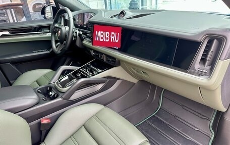 Porsche Cayenne III, 2024 год, 27 000 000 рублей, 25 фотография