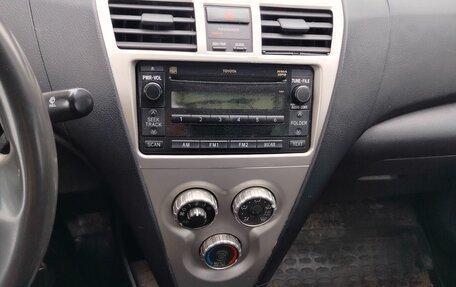 Toyota Yaris III рестайлинг, 2006 год, 300 000 рублей, 6 фотография