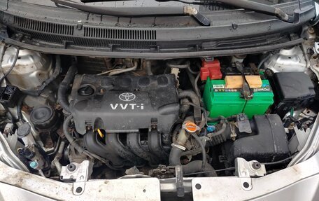 Toyota Yaris III рестайлинг, 2006 год, 300 000 рублей, 8 фотография