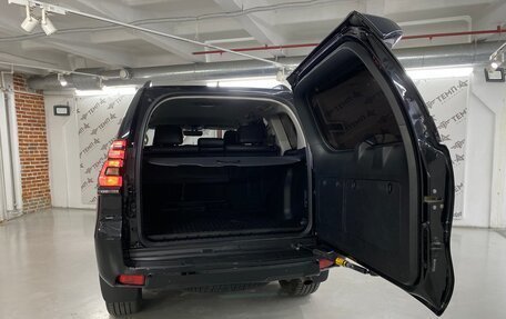 Toyota Land Cruiser Prado 150 рестайлинг 2, 2021 год, 7 150 000 рублей, 21 фотография