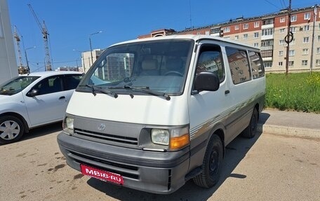 Toyota HiAce, 1998 год, 950 000 рублей, 1 фотография