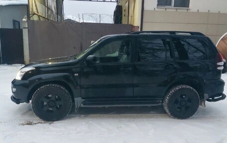 Toyota Land Cruiser Prado 120 рестайлинг, 2006 год, 3 250 000 рублей, 2 фотография