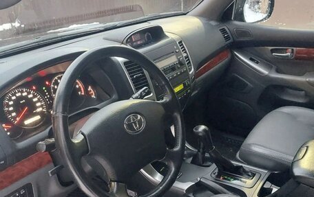 Toyota Land Cruiser Prado 120 рестайлинг, 2006 год, 3 250 000 рублей, 8 фотография