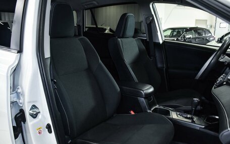 Toyota RAV4, 2016 год, 2 399 000 рублей, 6 фотография