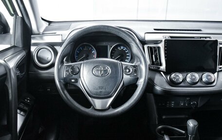 Toyota RAV4, 2016 год, 2 399 000 рублей, 11 фотография