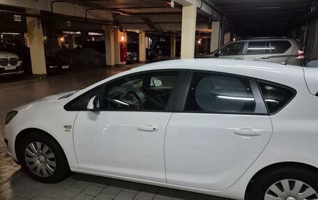 Opel Astra J, 2015 год, 1 390 000 рублей, 3 фотография