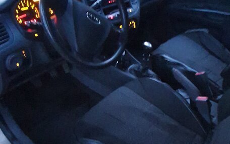 KIA Rio II, 2008 год, 650 000 рублей, 7 фотография