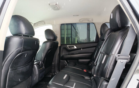 Nissan Pathfinder, 2015 год, 1 900 000 рублей, 15 фотография