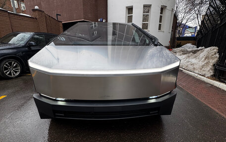 Tesla Cybertruck, 2024 год, 20 000 000 рублей, 1 фотография