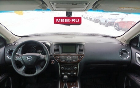 Nissan Pathfinder, 2015 год, 1 900 000 рублей, 17 фотография