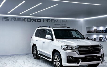 Toyota Land Cruiser 200, 2019 год, 9 550 000 рублей, 2 фотография