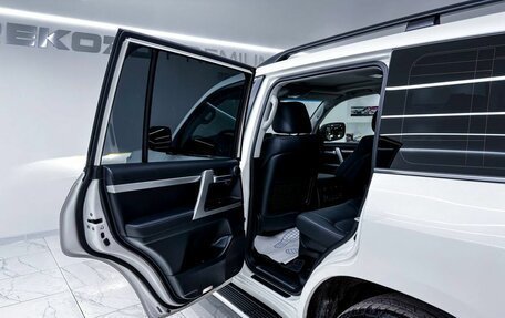 Toyota Land Cruiser 200, 2019 год, 9 550 000 рублей, 28 фотография