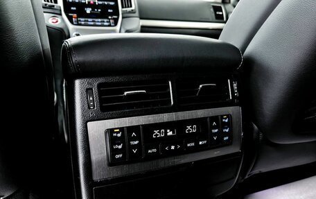 Toyota Land Cruiser 200, 2019 год, 9 550 000 рублей, 29 фотография