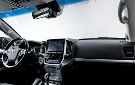 Toyota Land Cruiser 200, 2019 год, 9 550 000 рублей, 32 фотография