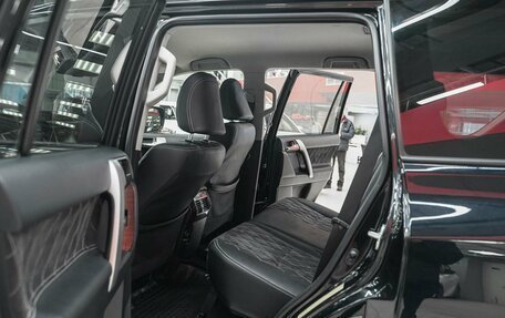 Toyota Land Cruiser Prado 150 рестайлинг 2, 2015 год, 3 490 000 рублей, 7 фотография