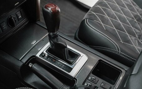 Toyota Land Cruiser Prado 150 рестайлинг 2, 2015 год, 3 490 000 рублей, 10 фотография