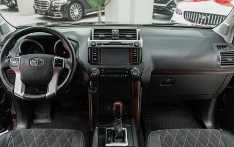 Toyota Land Cruiser Prado 150 рестайлинг 2, 2015 год, 3 490 000 рублей, 12 фотография