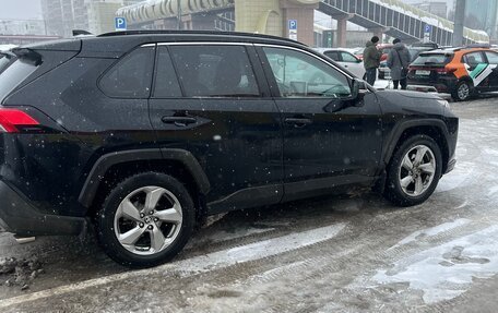 Toyota RAV4, 2019 год, 2 700 000 рублей, 3 фотография