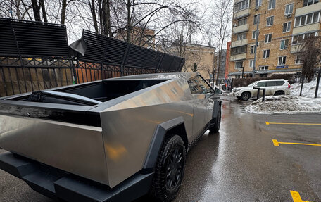 Tesla Cybertruck, 2024 год, 20 000 000 рублей, 6 фотография