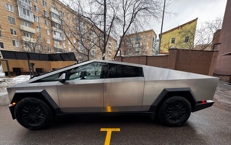 Tesla Cybertruck, 2024 год, 20 000 000 рублей, 3 фотография