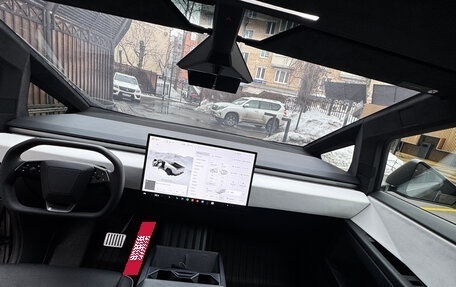 Tesla Cybertruck, 2024 год, 20 000 000 рублей, 16 фотография