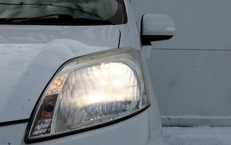 Toyota Passo Sette, 2009 год, 644 000 рублей, 21 фотография