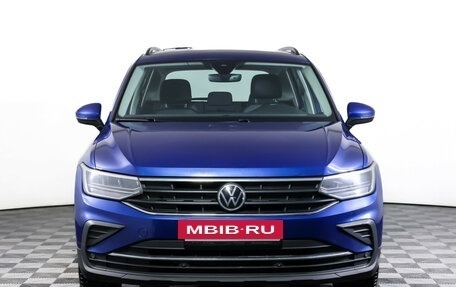 Volkswagen Tiguan II, 2021 год, 2 700 000 рублей, 2 фотография