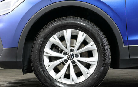 Volkswagen Tiguan II, 2021 год, 2 700 000 рублей, 23 фотография