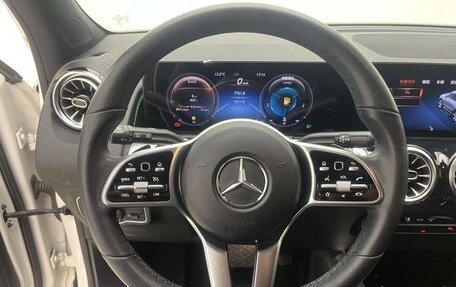 Mercedes-Benz GLB, 2022 год, 2 000 000 рублей, 9 фотография