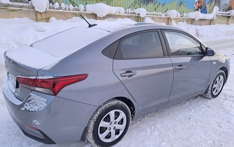 Hyundai Solaris II рестайлинг, 2018 год, 1 350 000 рублей, 4 фотография