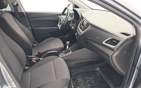 Hyundai Solaris II рестайлинг, 2018 год, 1 350 000 рублей, 21 фотография