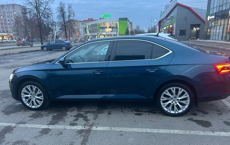 Skoda Superb III рестайлинг, 2022 год, 2 900 000 рублей, 3 фотография