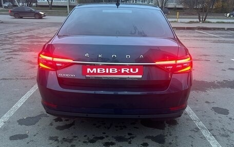 Skoda Superb III рестайлинг, 2022 год, 2 900 000 рублей, 2 фотография