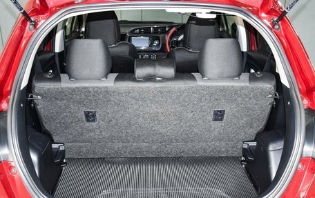 Toyota Vitz, 2019 год, 999 000 рублей, 24 фотография