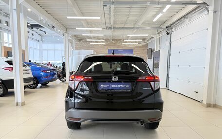 Honda Vezel, 2017 год, 1 749 999 рублей, 5 фотография