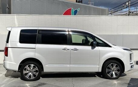 Mitsubishi Delica D:5 I, 2023 год, 2 910 000 рублей, 2 фотография