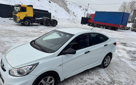 Hyundai Solaris II рестайлинг, 2012 год, 735 000 рублей, 4 фотография