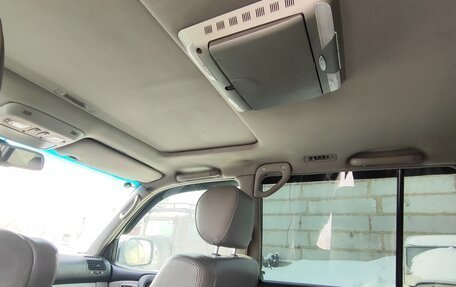 Toyota Land Cruiser 100 рестайлинг 2, 2006 год, 1 300 000 рублей, 19 фотография