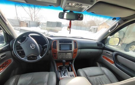 Toyota Land Cruiser 100 рестайлинг 2, 2006 год, 1 300 000 рублей, 18 фотография