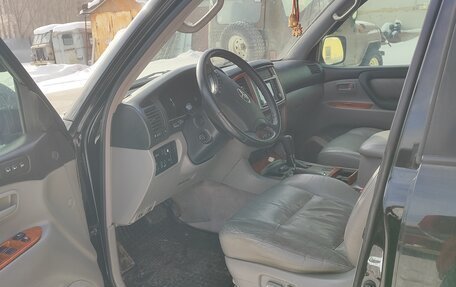 Toyota Land Cruiser 100 рестайлинг 2, 2006 год, 1 300 000 рублей, 16 фотография