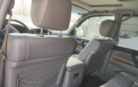 Toyota Land Cruiser 100 рестайлинг 2, 2006 год, 1 300 000 рублей, 17 фотография